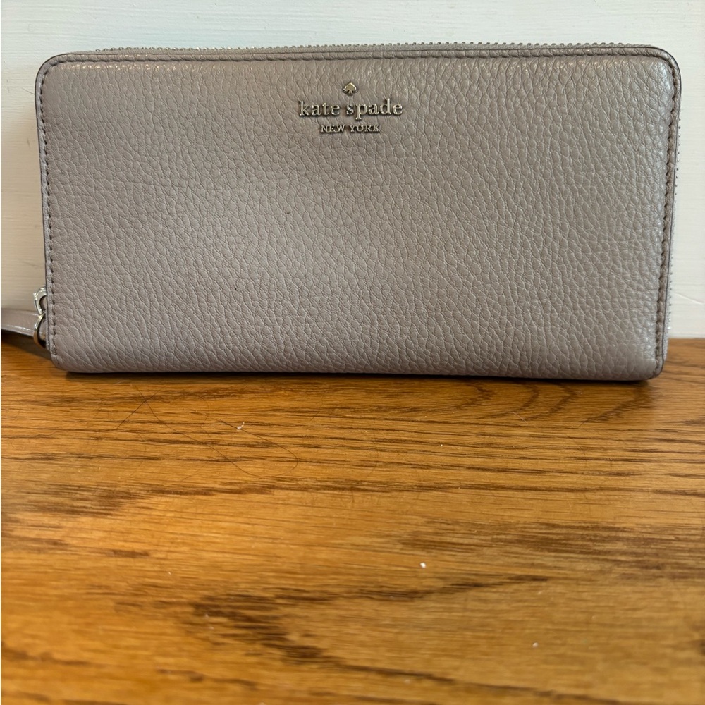 Kate Spade Gray Leather Wallet